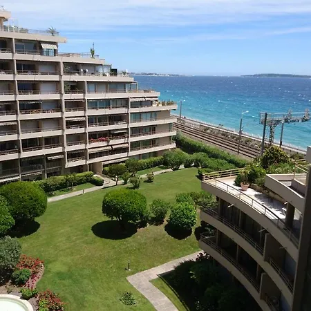 Beau Vue Apartment